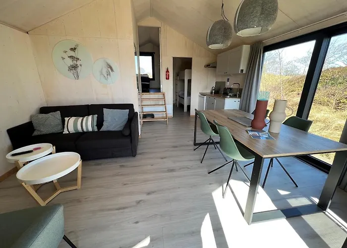 Tiny Duinhut Midden In De *